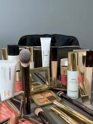 Post by hourglasscosmetics