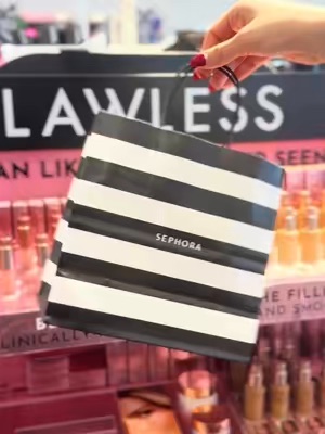 Post by lawlessbeautyofficial