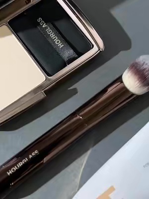 Post by hourglasscosmetics