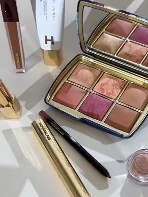 Post by hourglasscosmetics