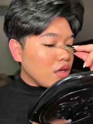 Velour Lashes content